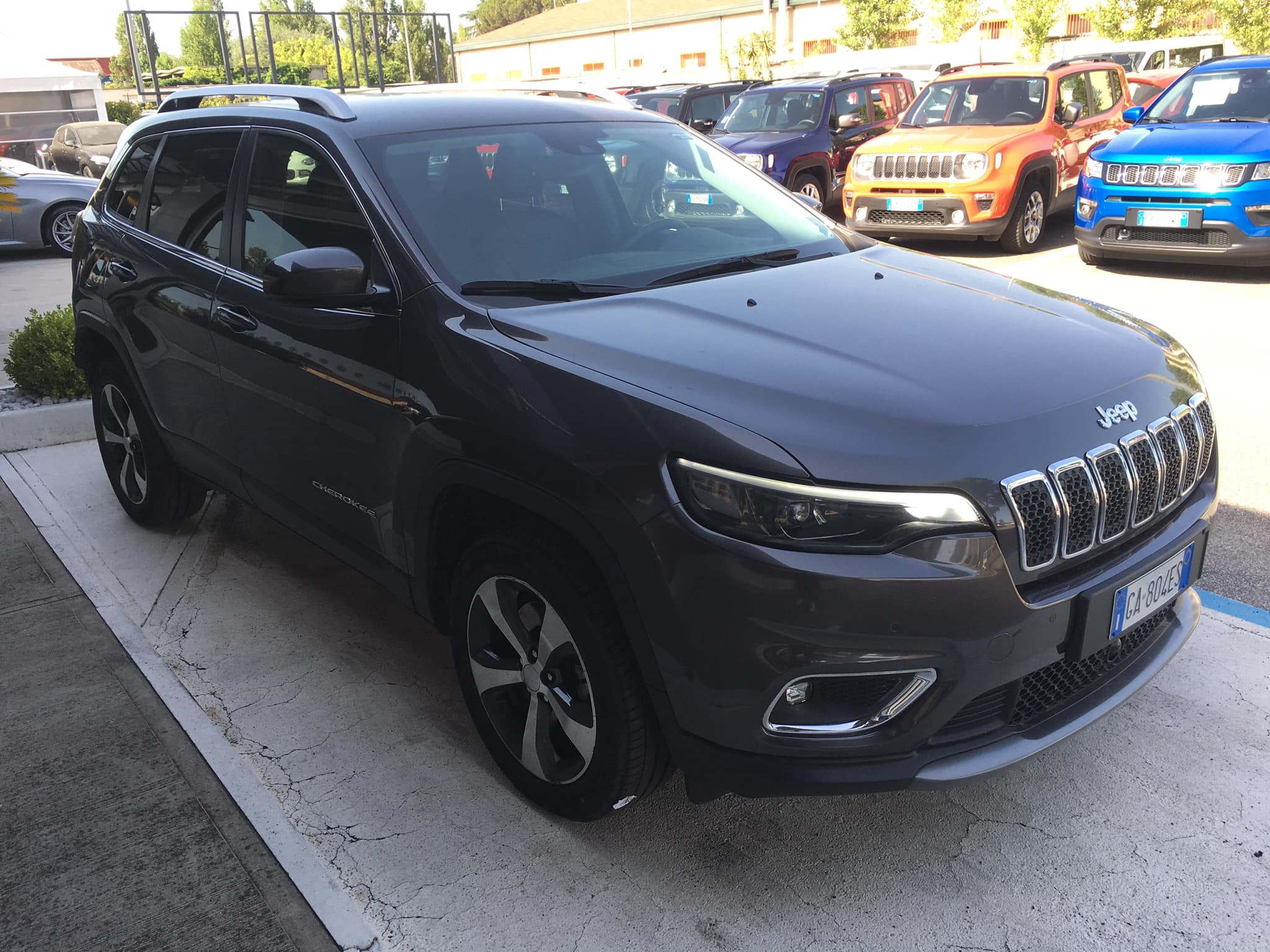 Acquista Jeep – Cherokee