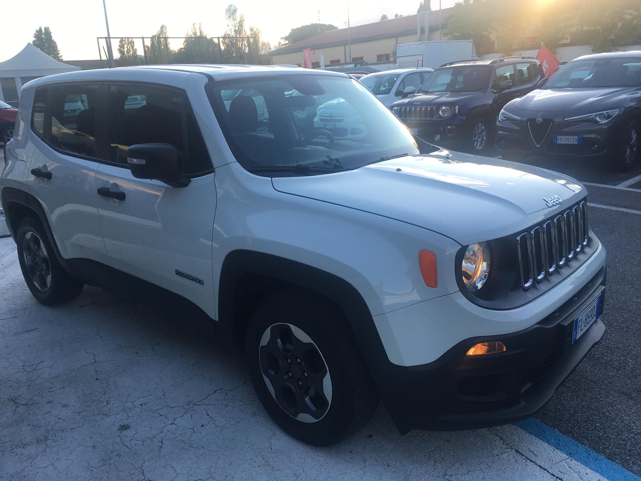 Acquista Jeep – Renegade