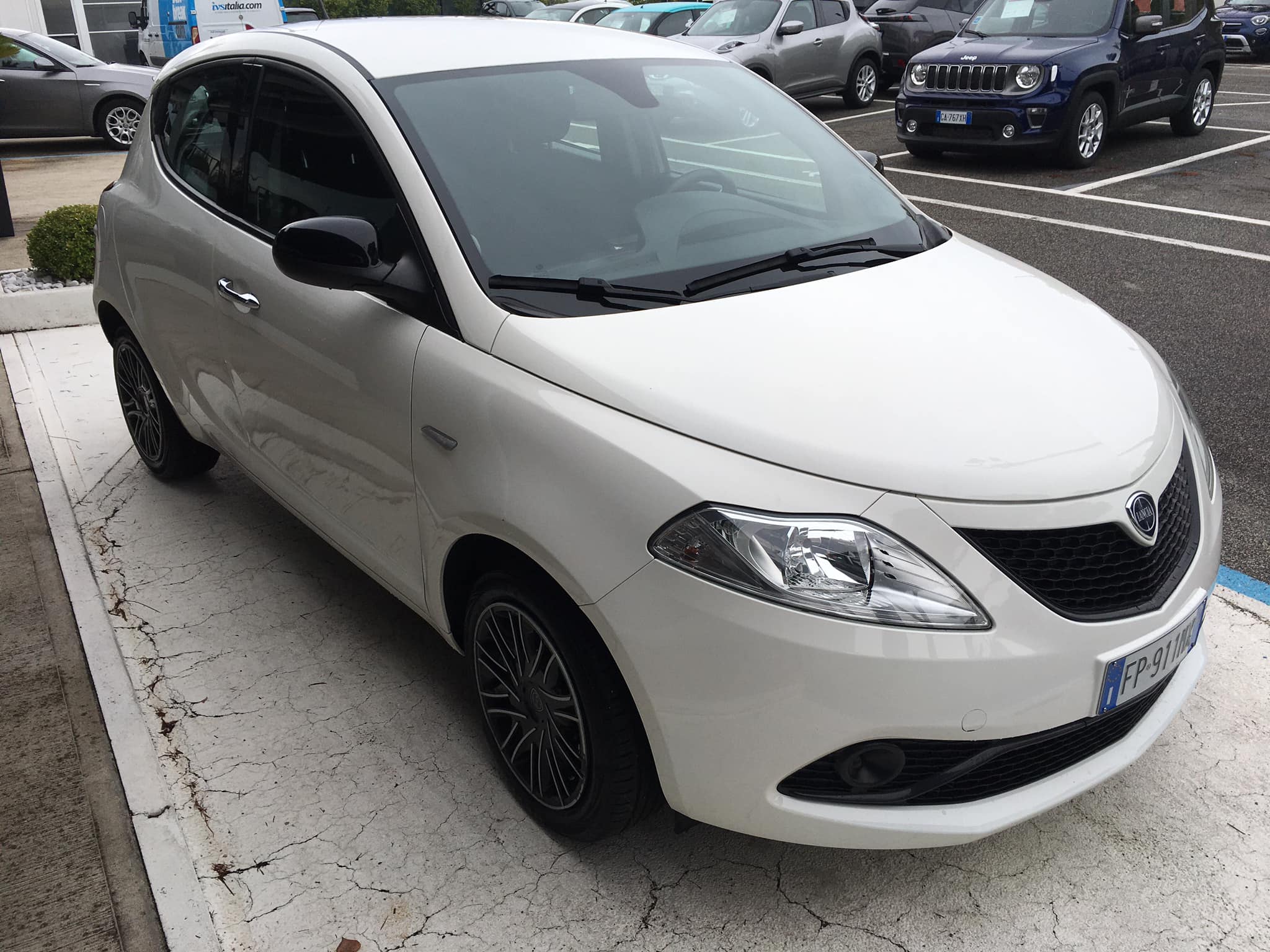 Acquista Lancia – Ypsilon